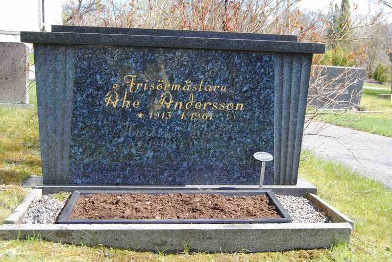 Grave number: 1 05    75