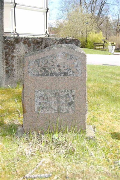 Grave number: 1 05    77