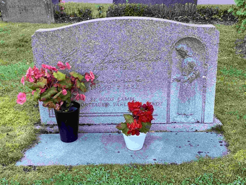Grave number: 1 05    57