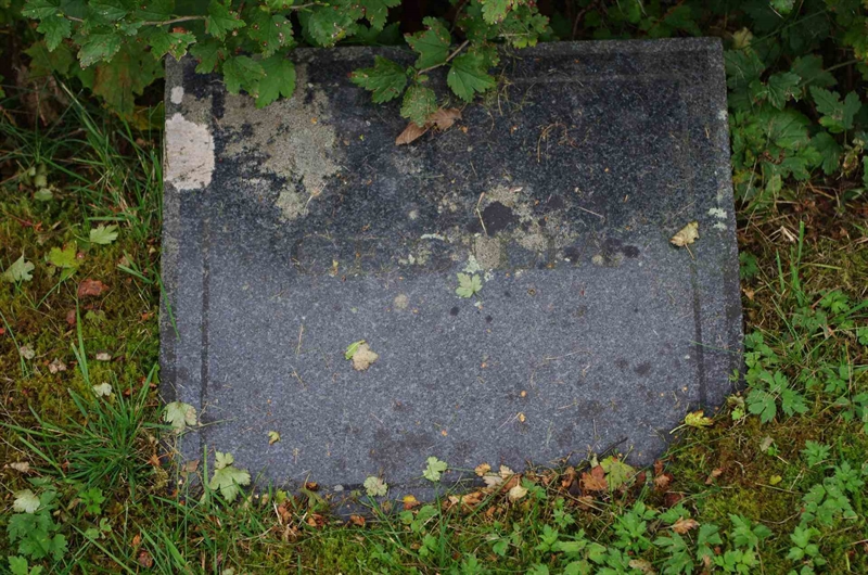 Grave number: 1 08   179