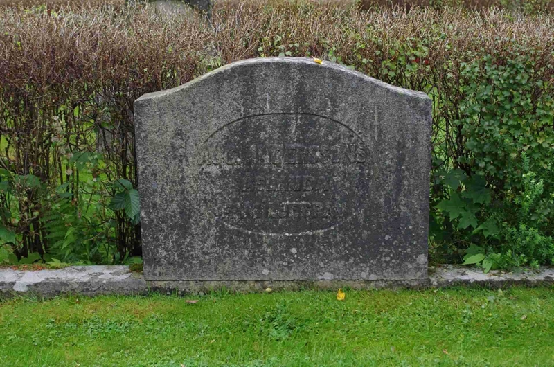 Grave number: 1 08   141