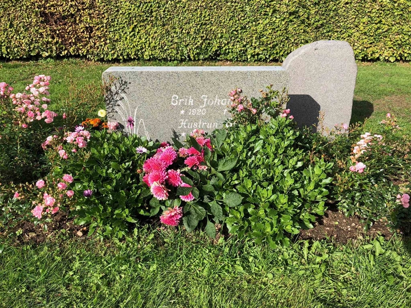 Grave number: SK 11    70, 71, 72