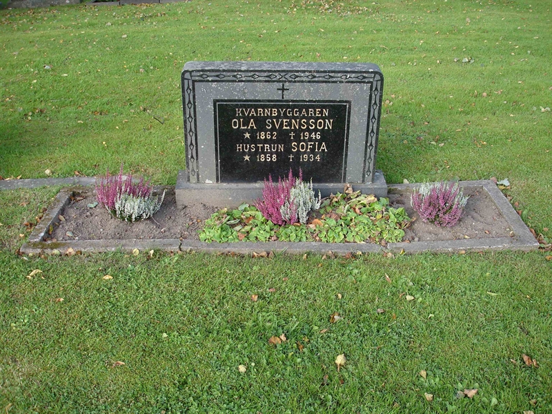 Grave number: HK B   165, 166