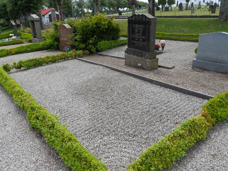 Grave number: ÖV F    18, 19, 20