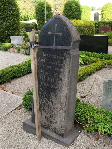 Grave number: NV D     40