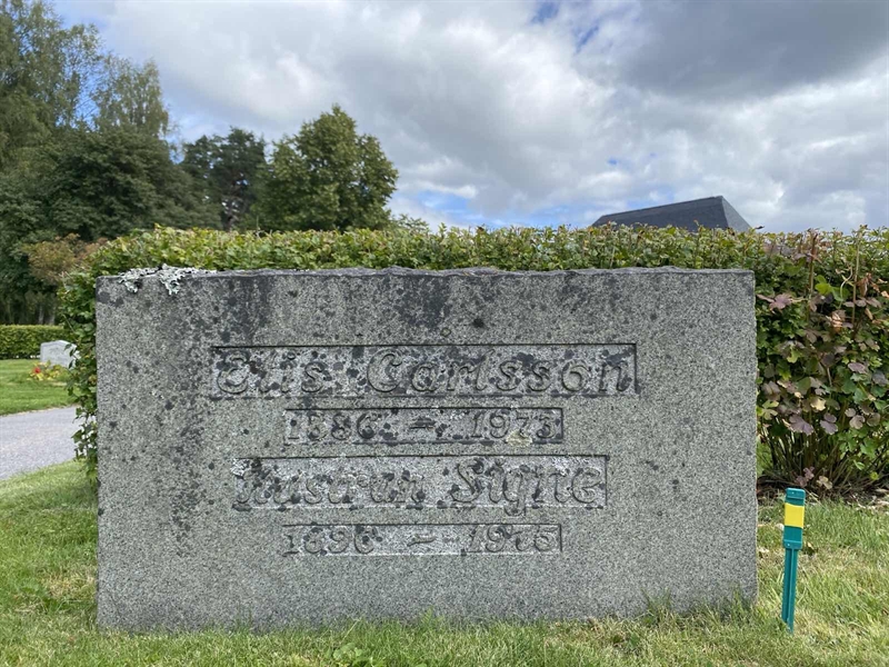 Grave number: 1 18 15, 16