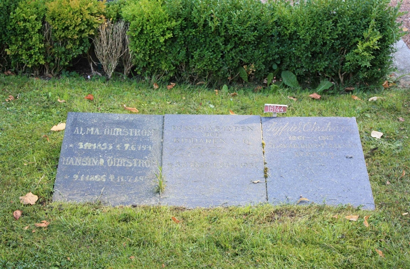 Grave number: Ö 16i   200, 201, 202