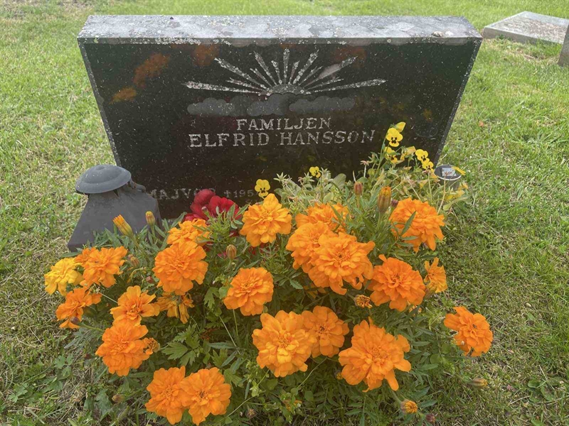 Grave number: 001 1   286