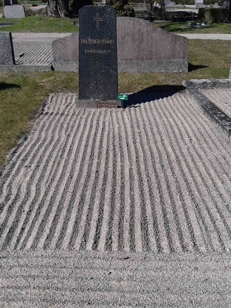 Grave number: NO 03    34