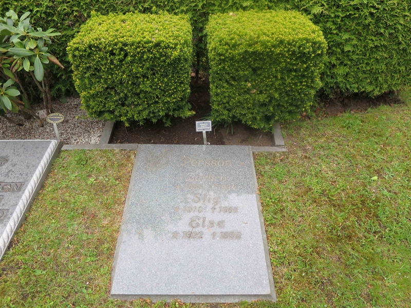 Grave number: HÖB N.UR   328