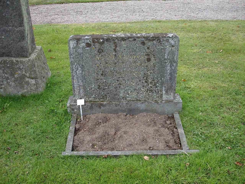 Grave number: FN G    28