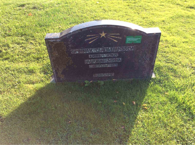 Grave number: KG 05    37, 38
