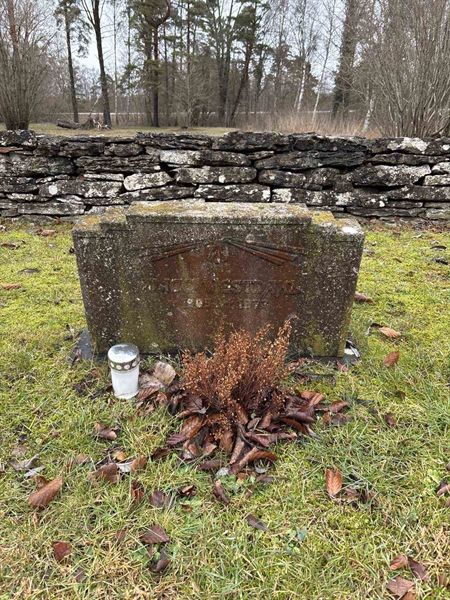 Grave number: L A 14