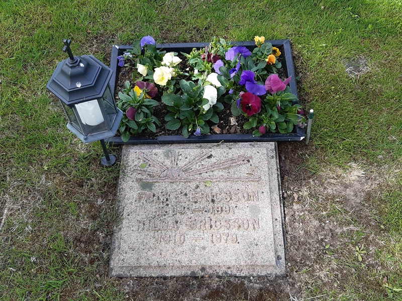 Grave number: KA 14     3