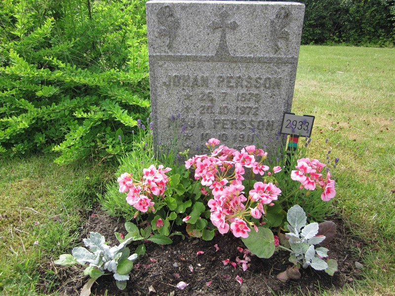 Grave number: KG H  2932, 2933