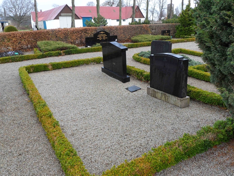 Grave number: ÖTN NMK3    51, 52, 53, 54
