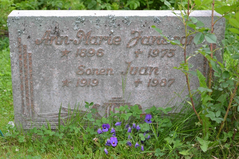 Grave number: 3 B    99