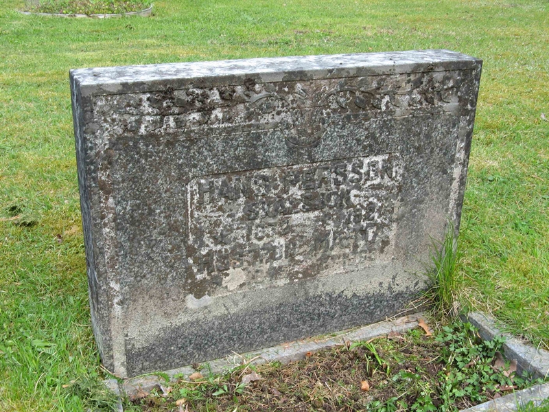 Grave number: S 7   22
