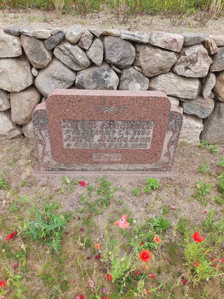 Grave number: M2 E   154, 155