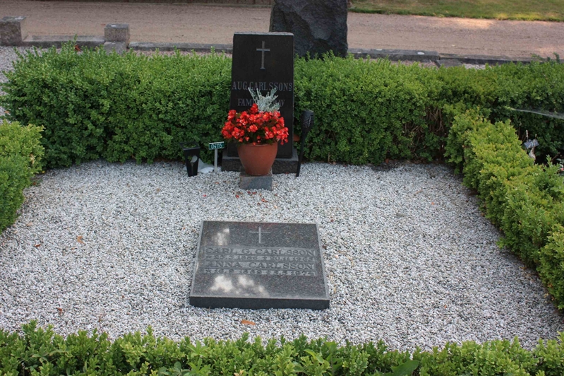 Grave number: Ö 04i   195, 196