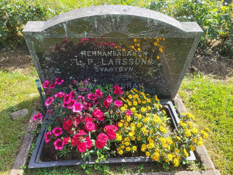 Grave number: 001 1   140