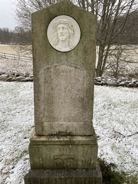 Gravnummer: HÖ X    29