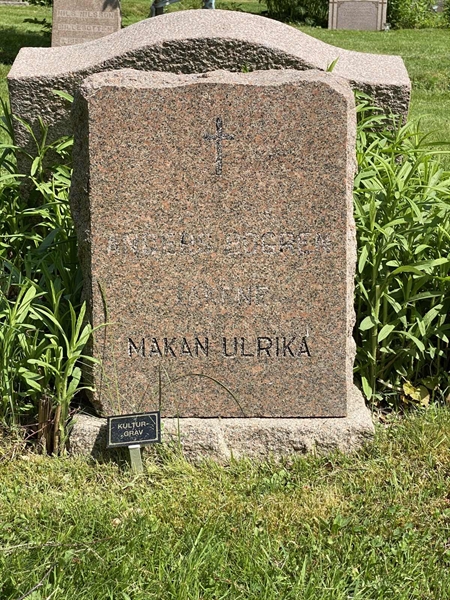 Grave number: 6 2    69