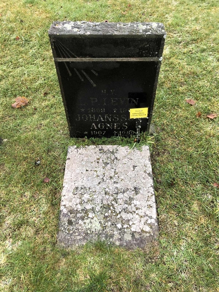 Grave number: 3 C   117