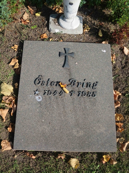 Grave number: HK G   152