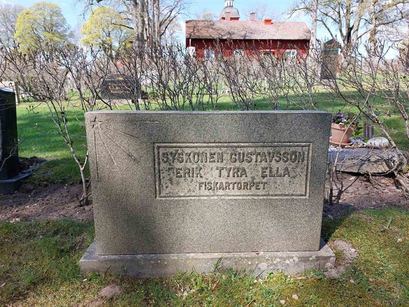 Grave number: HÖ 5   43, 44, 45