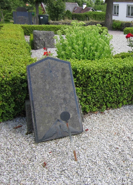 Grave number: 10 B   183