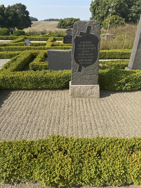 Grave number: GÄ B   111