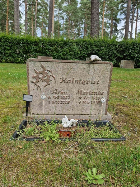Grave number: 1 KV.3    49-51