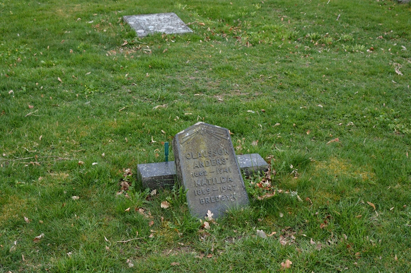 Grave number: B2 1    23, 24