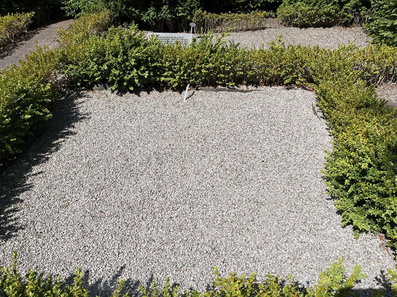 Grave number: NK C    37b