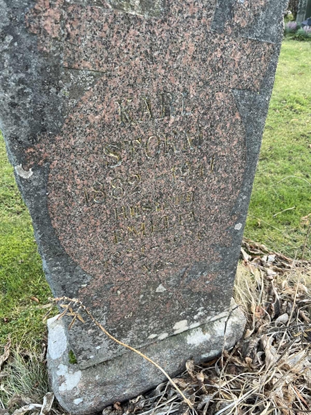 Grave number: Vårv Kv4 13+14