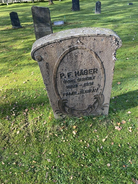 Grave number: 6 01 348