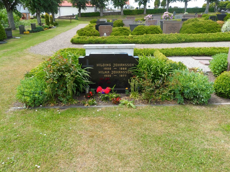 Grave number: ÖV I    31, 32