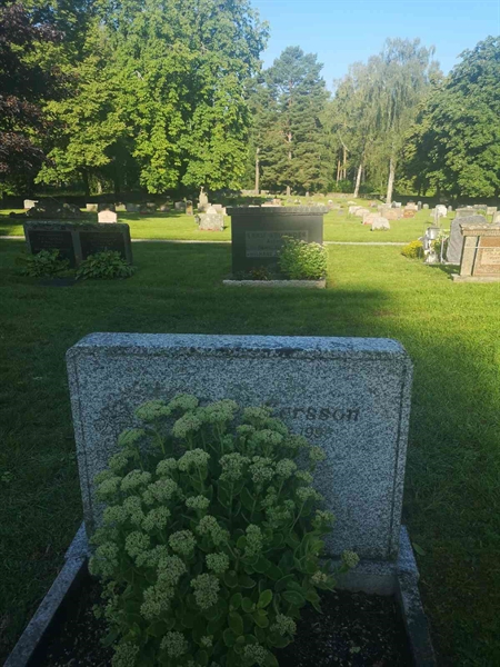 Grave number: KJ A   877-878