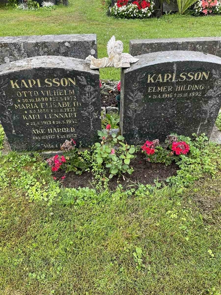 Grave number: N 4 4   621