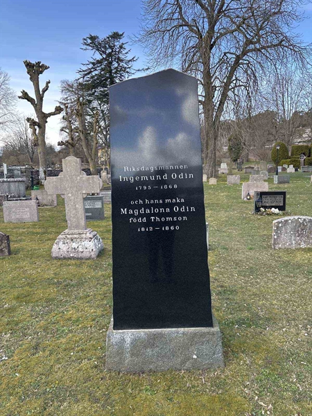 Gravnummer: LI   172