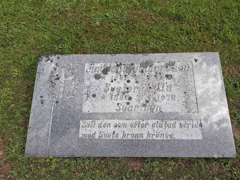 Grave number: 001 2   735