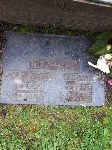 Gravnummer: NK F B   973-974