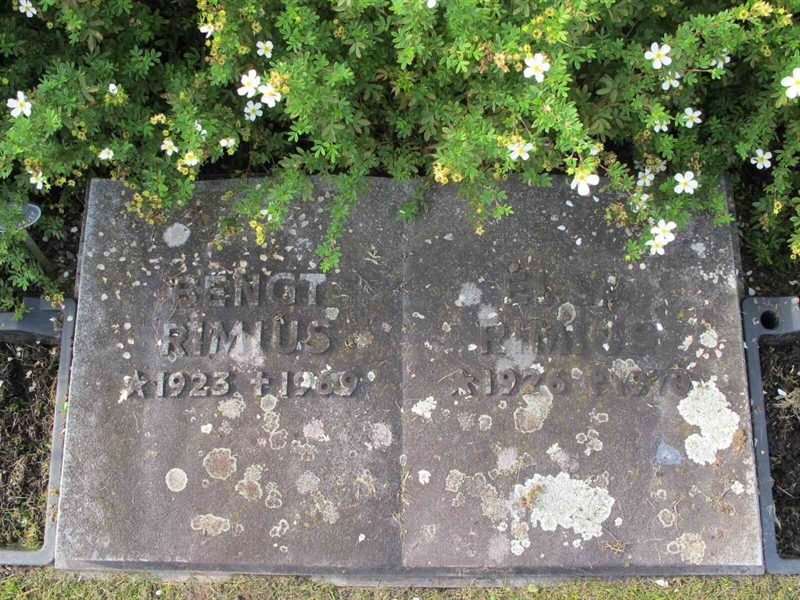 Grave number: TJ A   108, 109