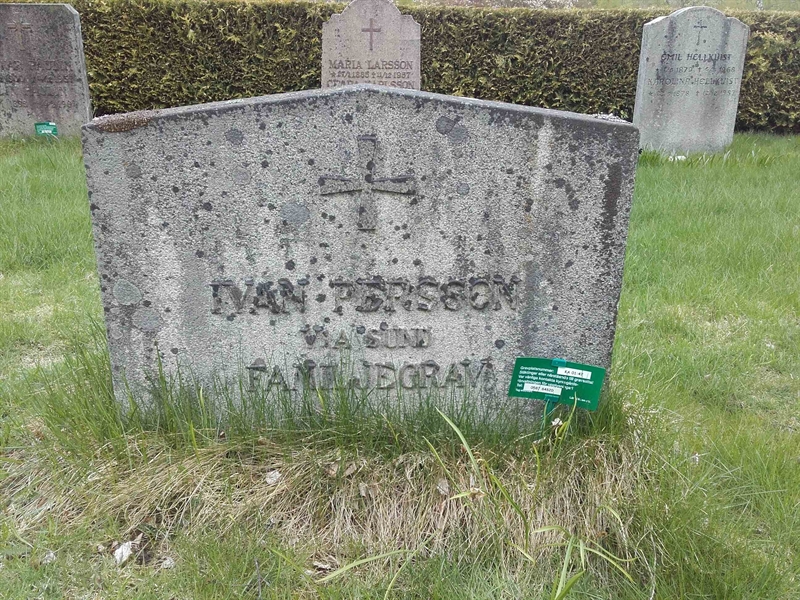 Grave number: KA 01    47