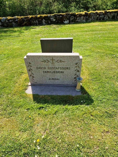 Grave number: 02 Q   21