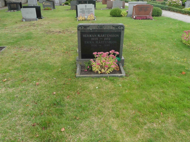 Grave number: SK J    21, 22