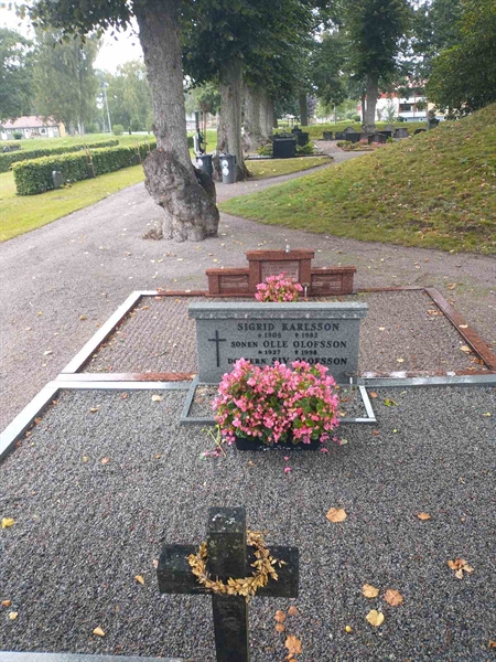 Grave number: VK E   472, 473, 474, 475