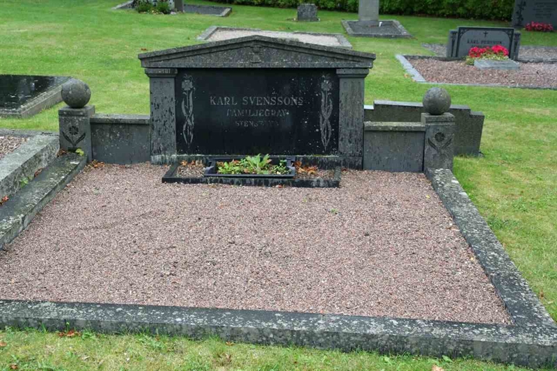 Grave number: F G B   136-137