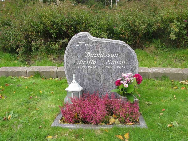 Grave number: SN U2    12